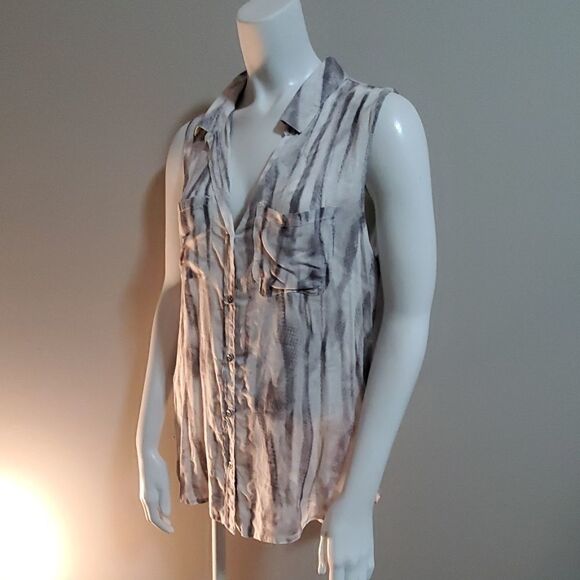 Rock & Republic Gray & White Button Down Tank Top - Picture 1 of 6